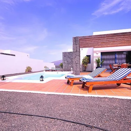 In Playa Blanca Sleeps 4 Includes Air Con And Wifi 2 * Πλάγια Μπλάνκα